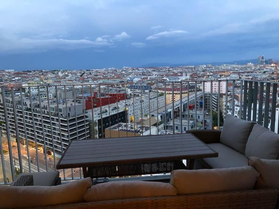 Stunning View Over Vienna In City Center Apartamento Exterior foto